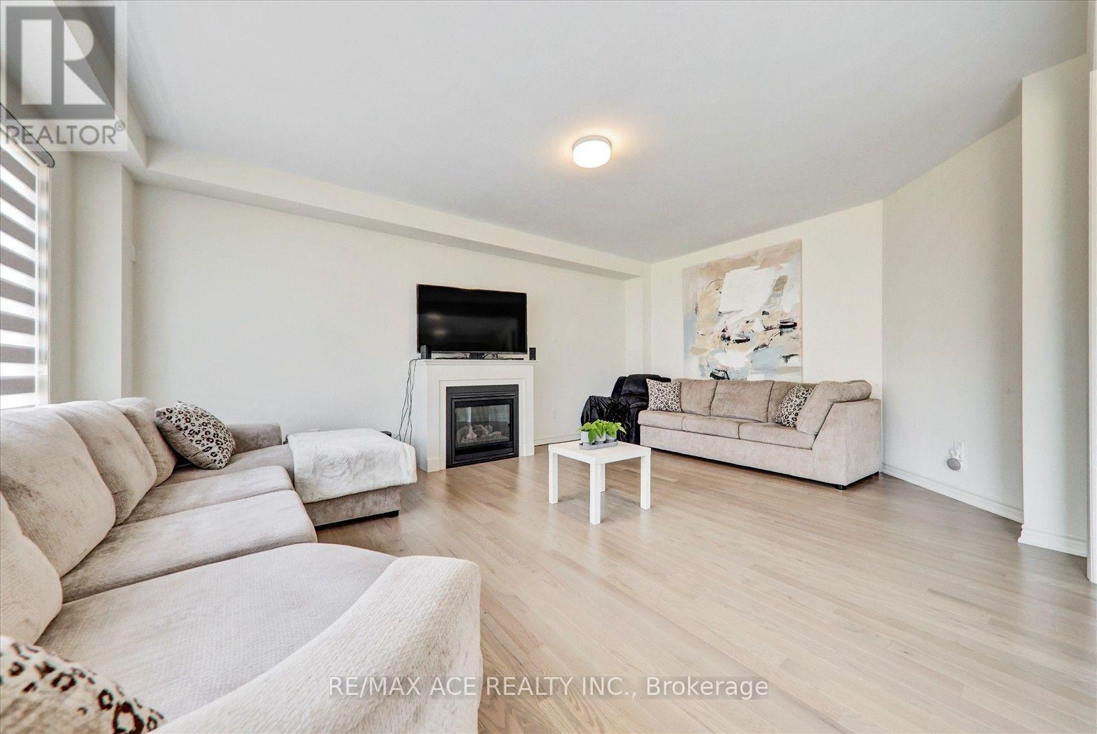 4 Emerald Grove Property Photo 17