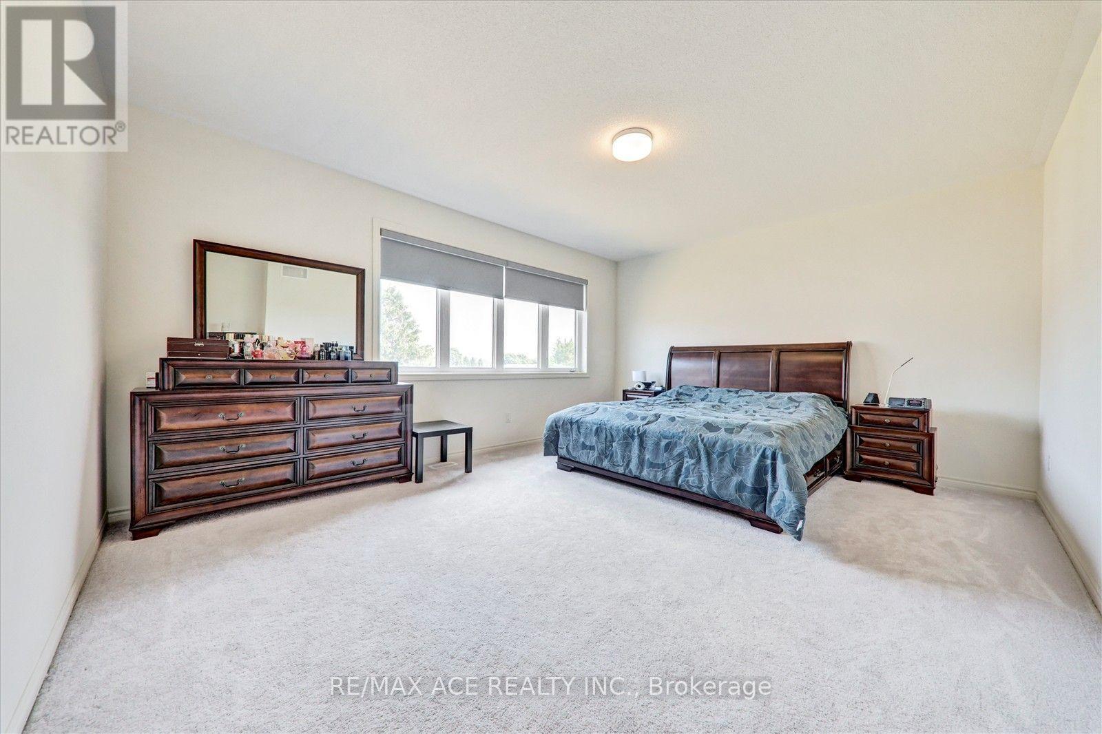 4 Emerald Grove Property Photo 28