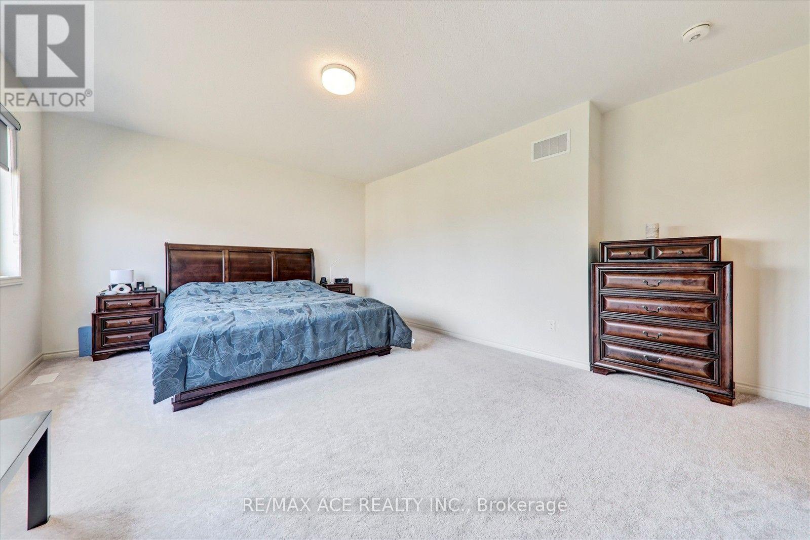 4 Emerald Grove Property Photo 29