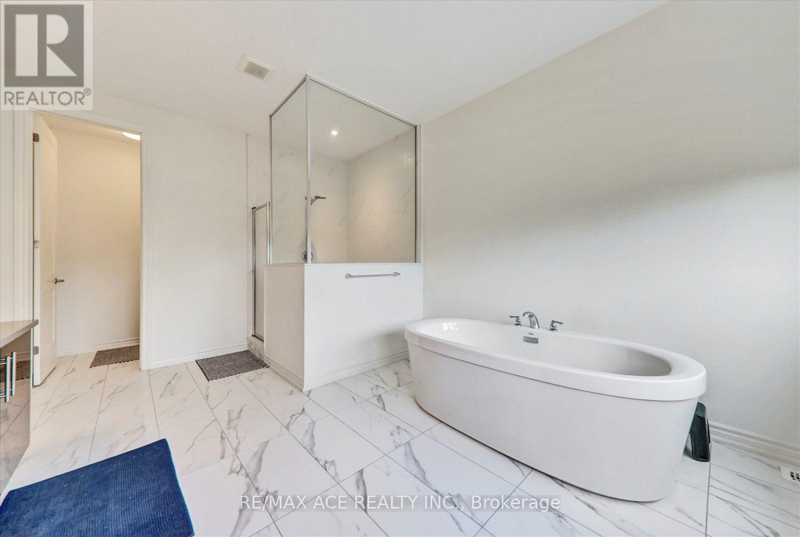 4 Emerald Grove Property Photo 31