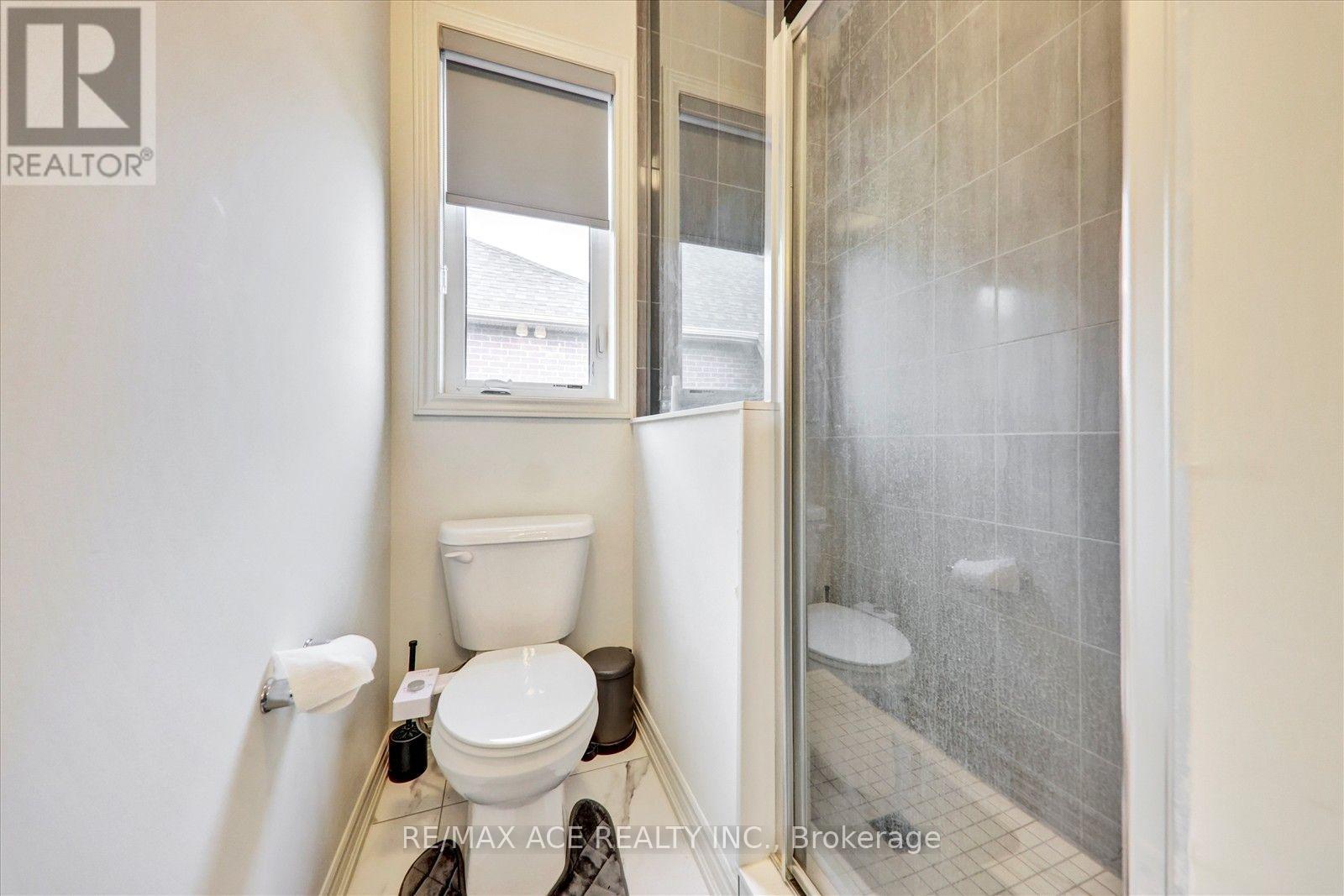 4 Emerald Grove Property Photo 34