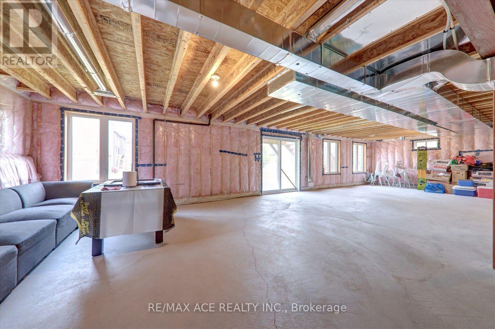 4 Emerald Grove Property Photo 44