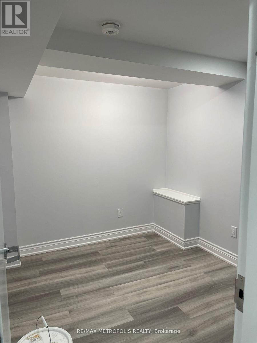 Bsmt - 272 Cornell Park Avenue Property Photo 12