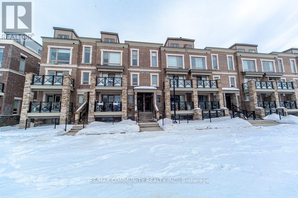 2322 - 20 Westmeath Lane Property Photo 2