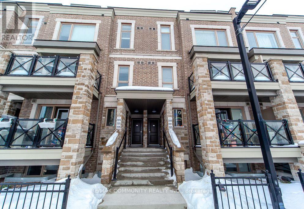 2322 - 20 Westmeath Lane Property Photo 6