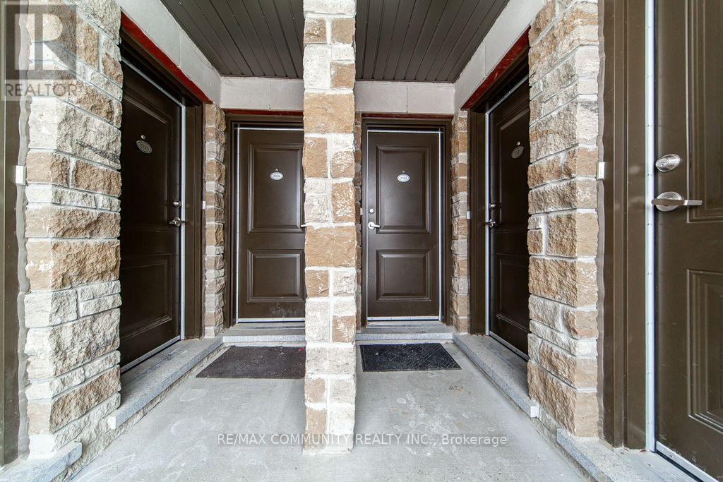 2322 - 20 Westmeath Lane Property Photo 7