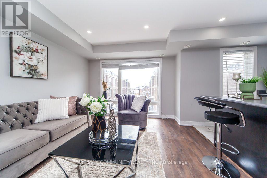 2322 - 20 Westmeath Lane Property Photo 15