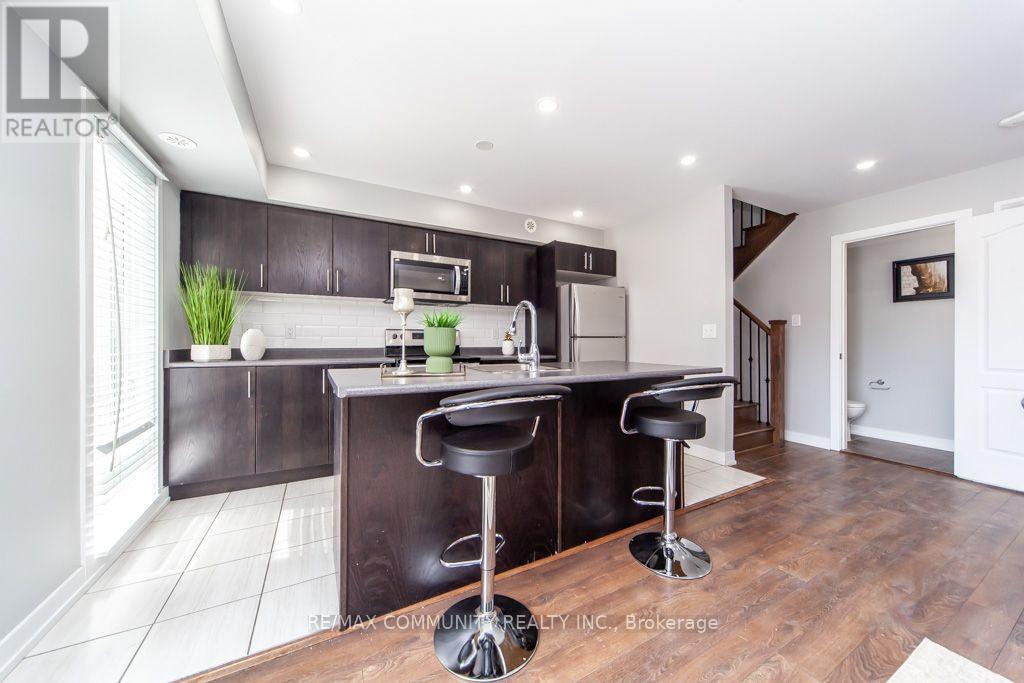 2322 - 20 Westmeath Lane Property Photo 19