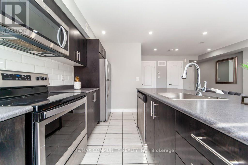 2322 - 20 Westmeath Lane Property Photo 24