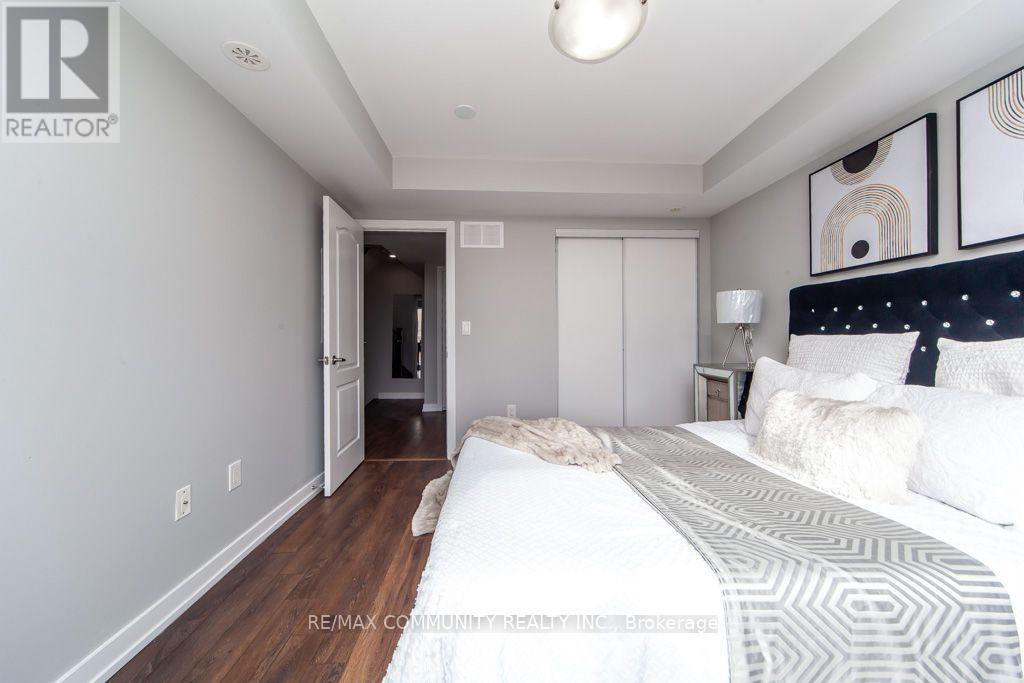 2322 - 20 Westmeath Lane Property Photo 31