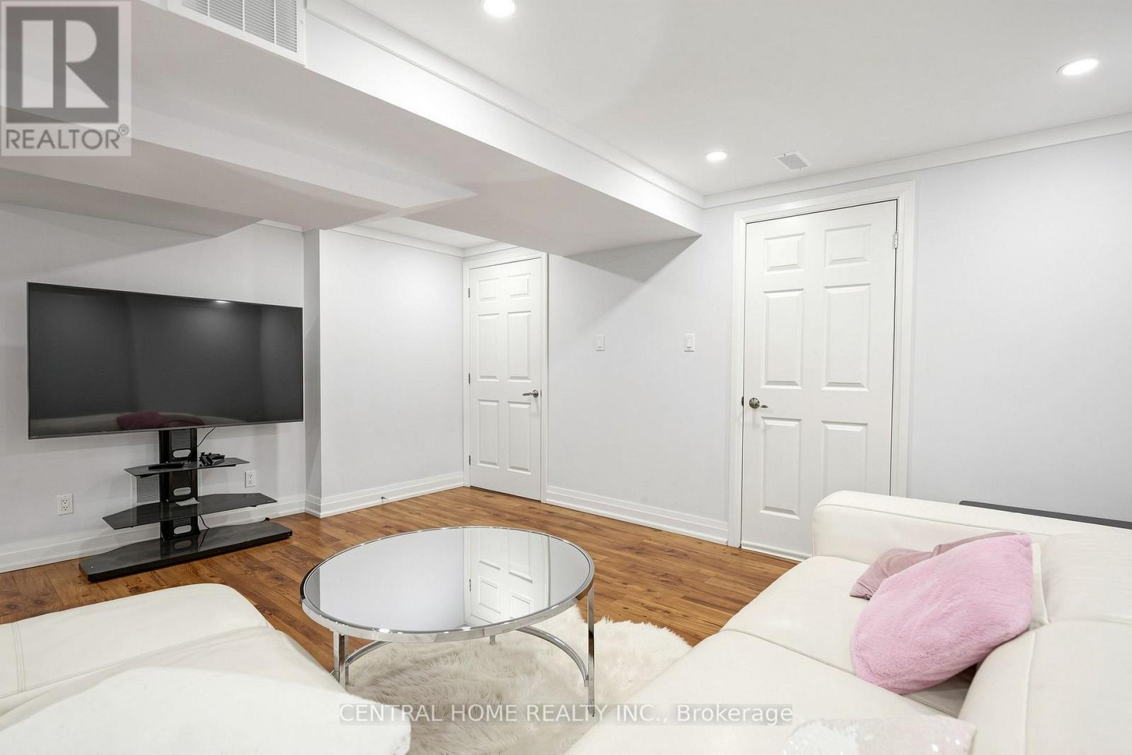Basement Unit 1 - 307 Alex Doner Drive N Property Photo 11