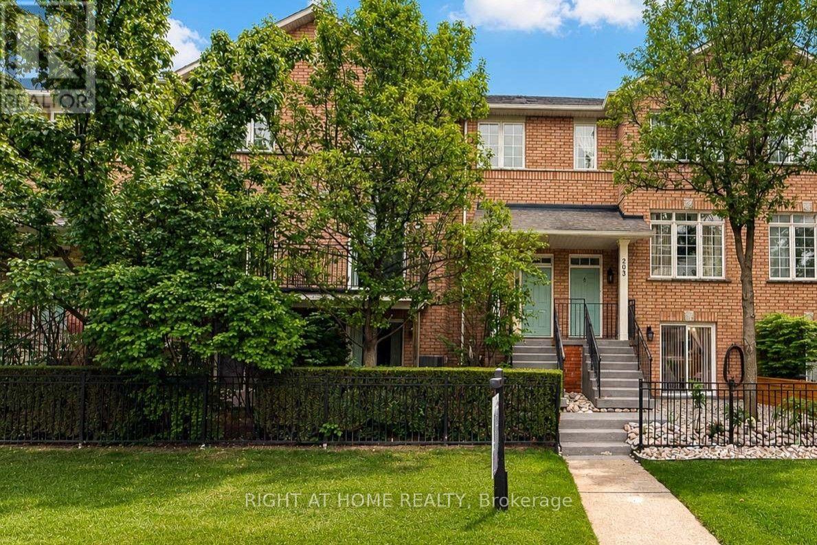 204 - 23 Observatory Lane Property Photo 1