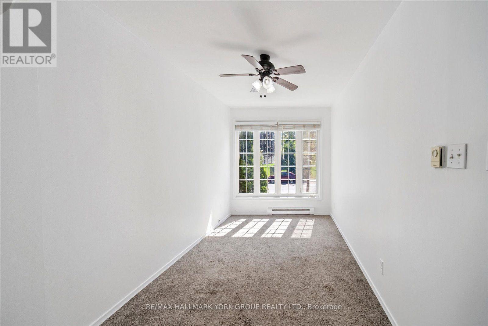 948 Lake Drive E Property Photo 13