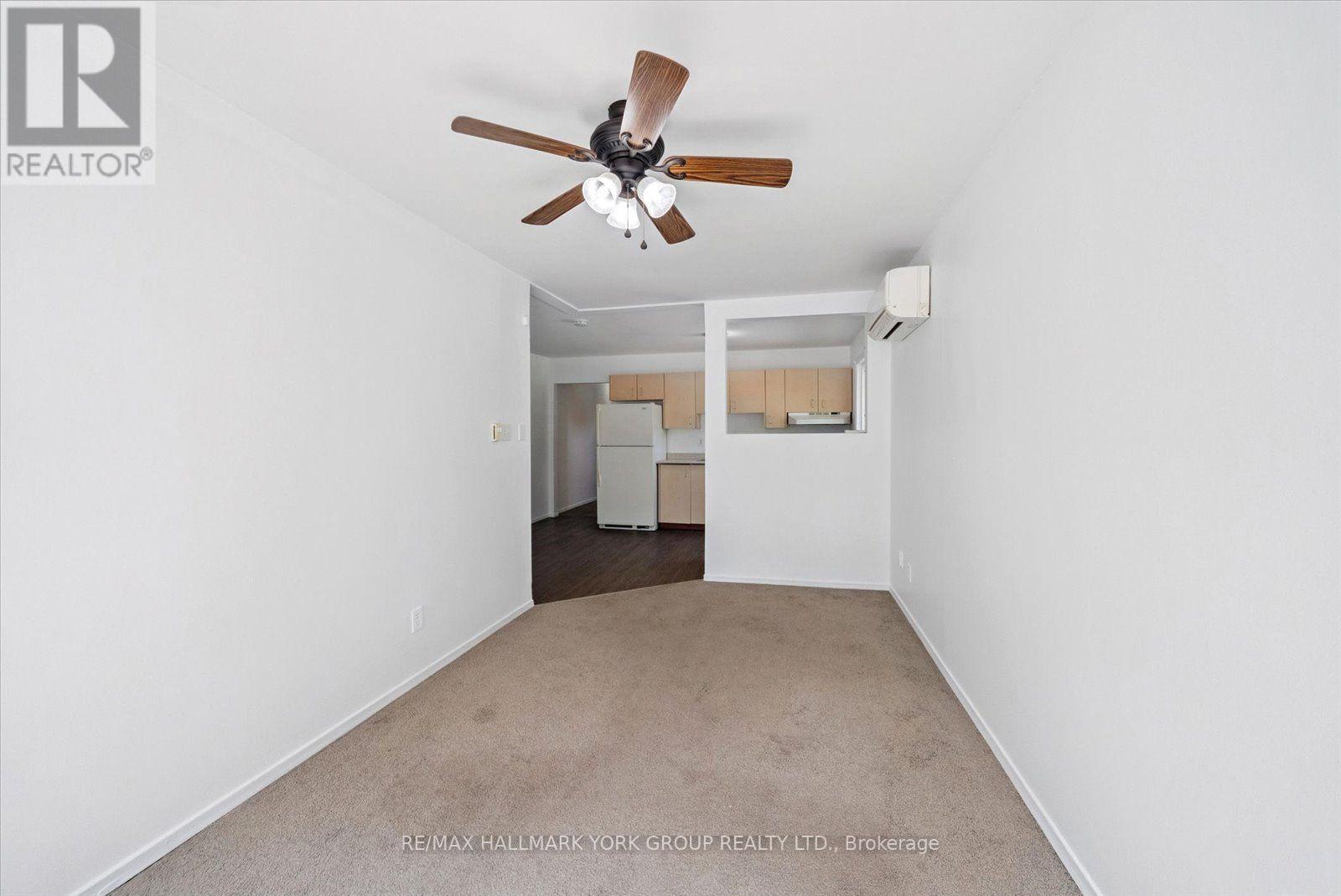 948 Lake Drive E Property Photo 15