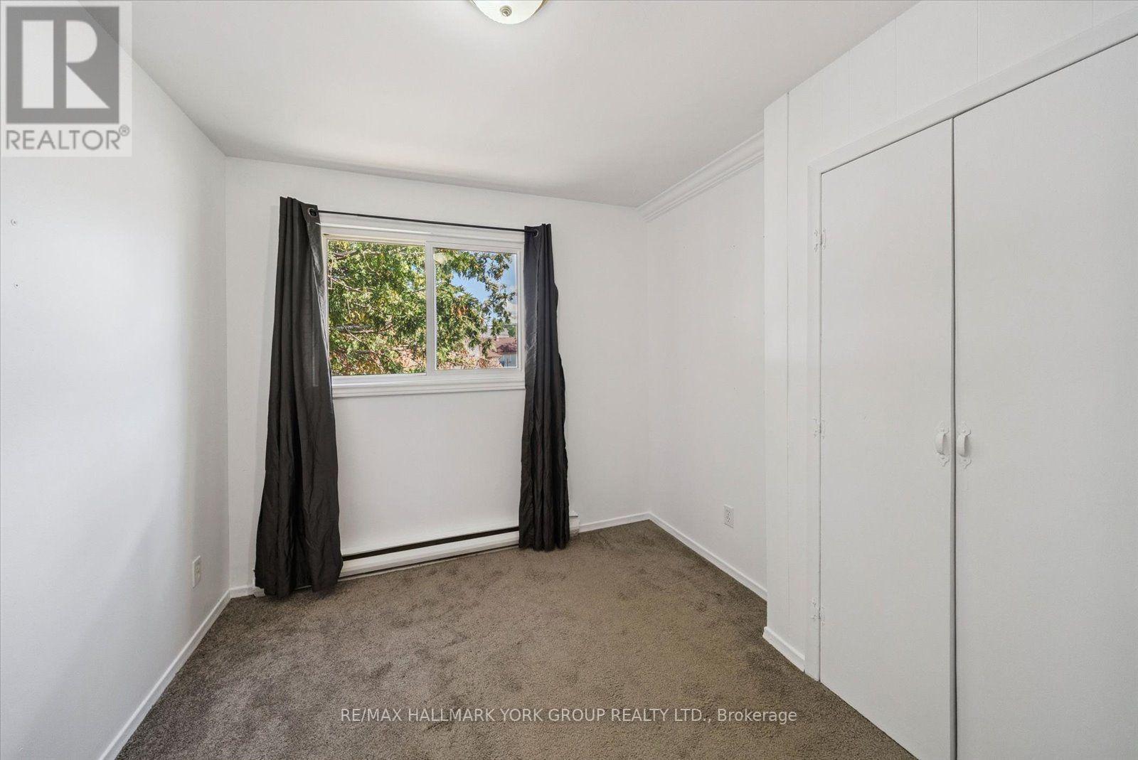 948 Lake Drive E Property Photo 16