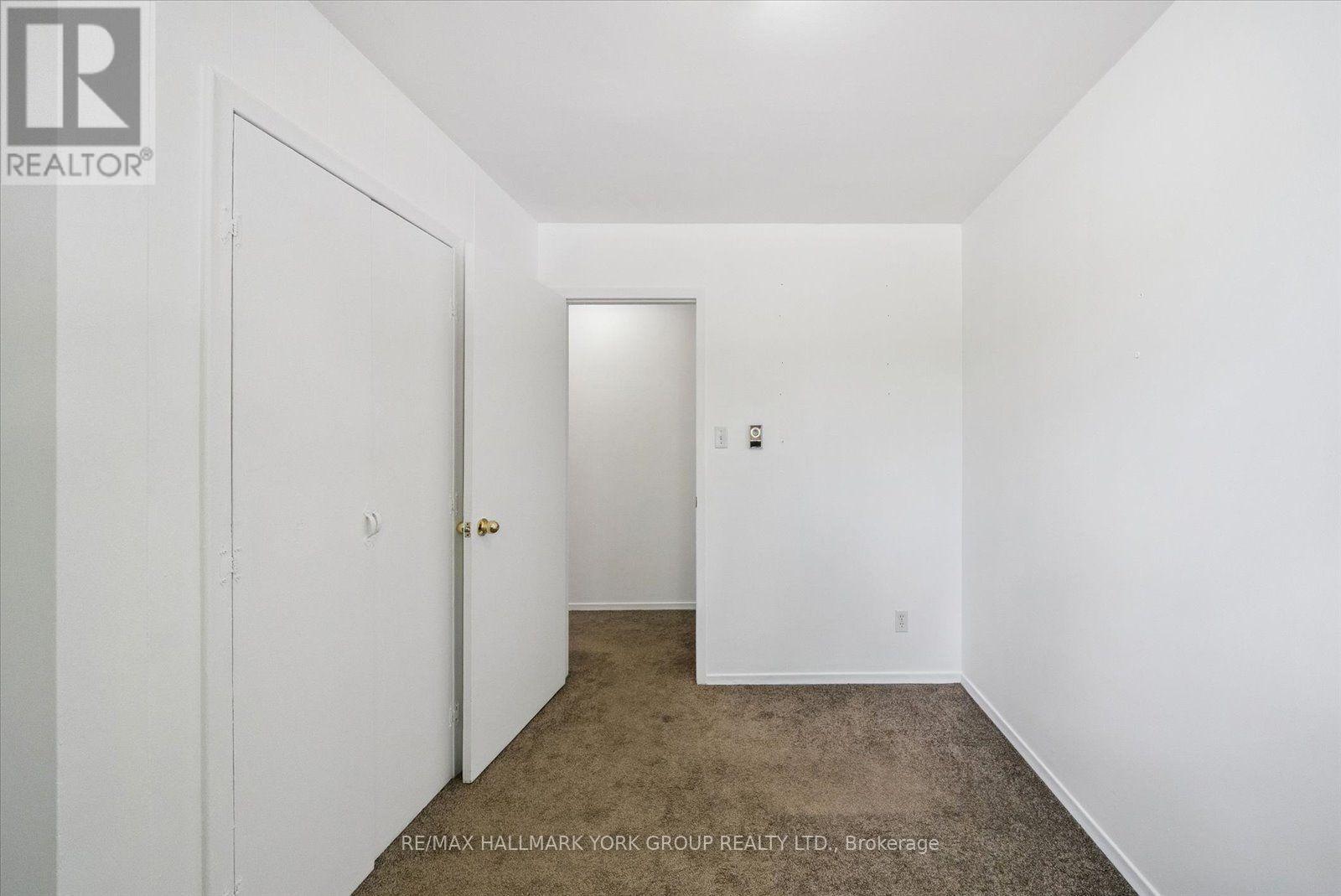 948 Lake Drive E Property Photo 17