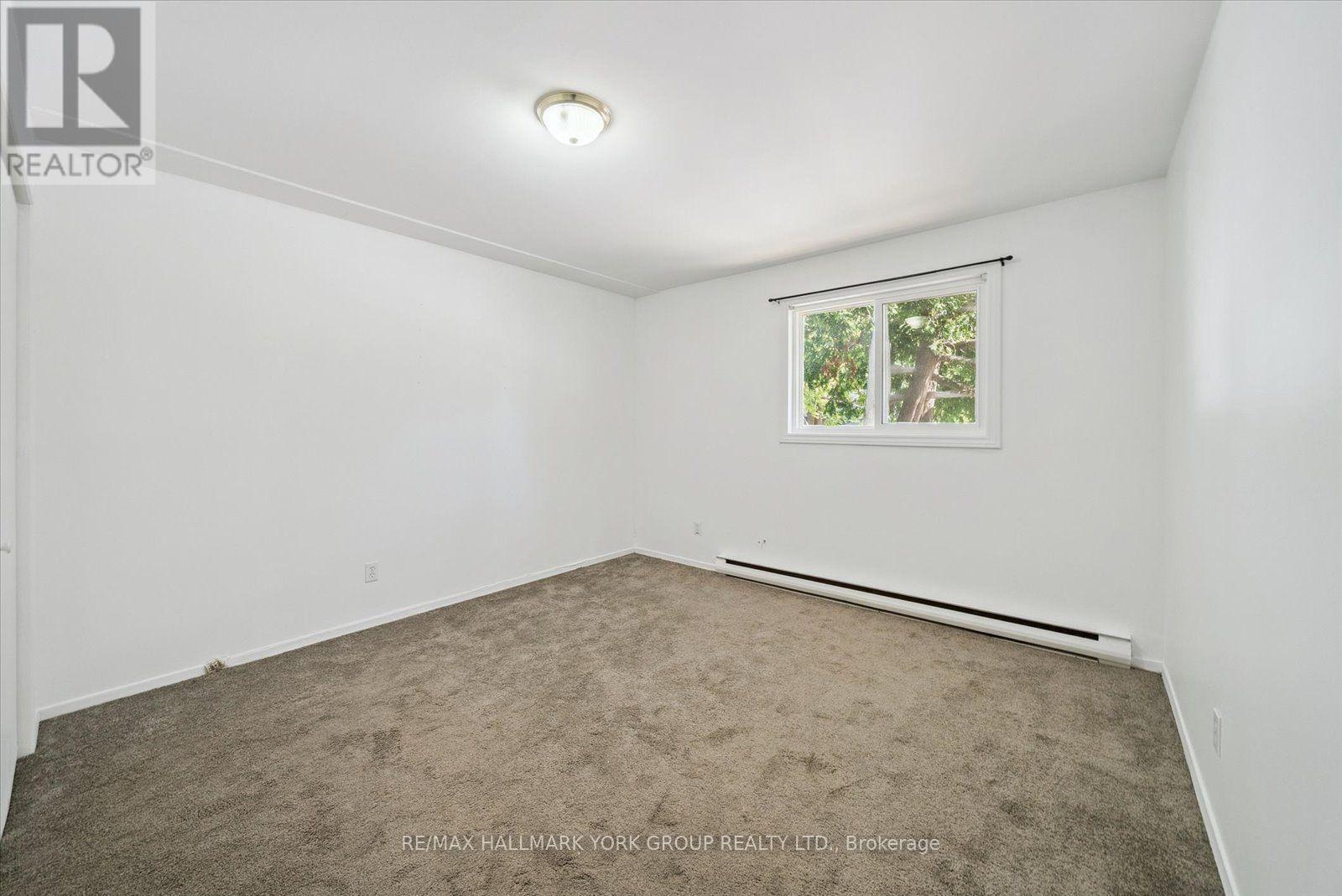 948 Lake Drive E Property Photo 20