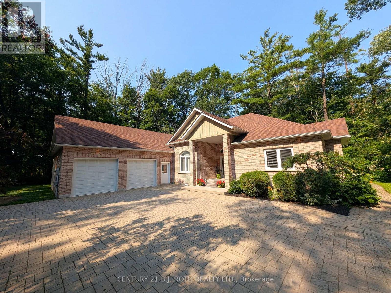 3925 ALGOMA AVENUE Property Photo 1