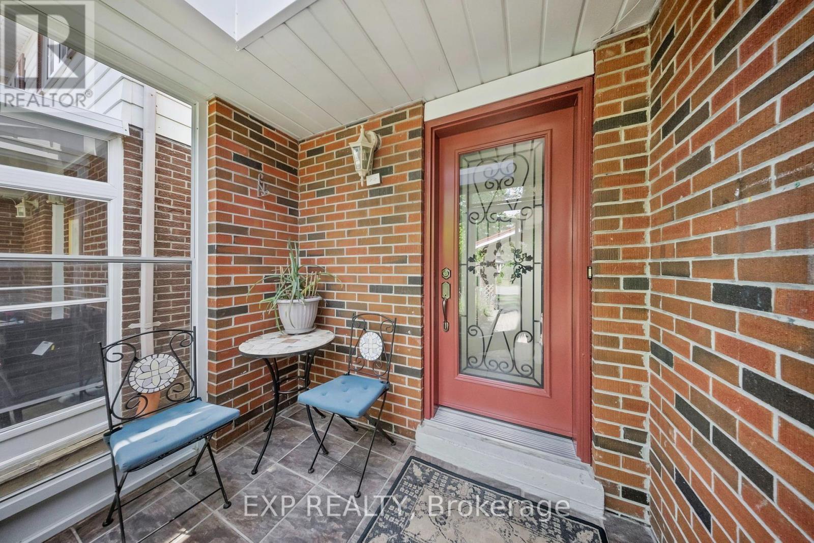 171 Simonston Boulevard Property Photo 2