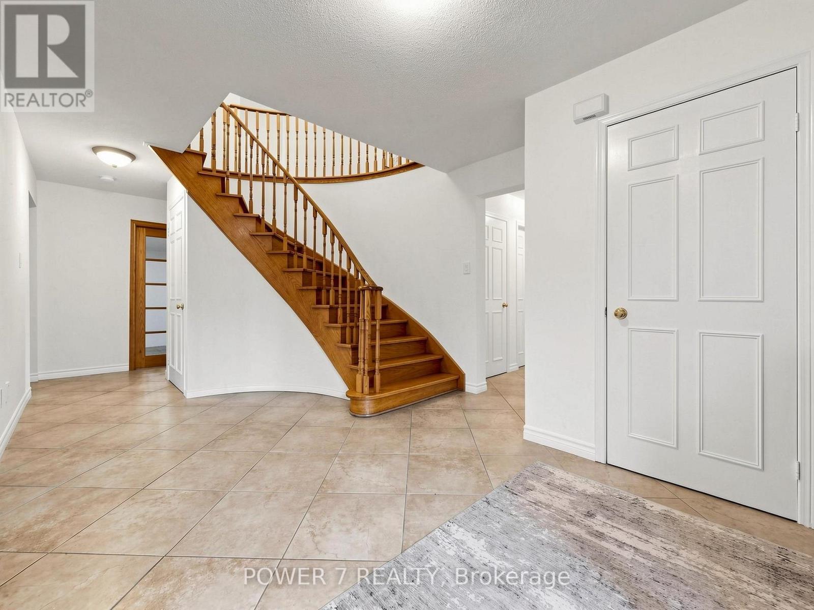 71 Canterbury Court Property Photo 19