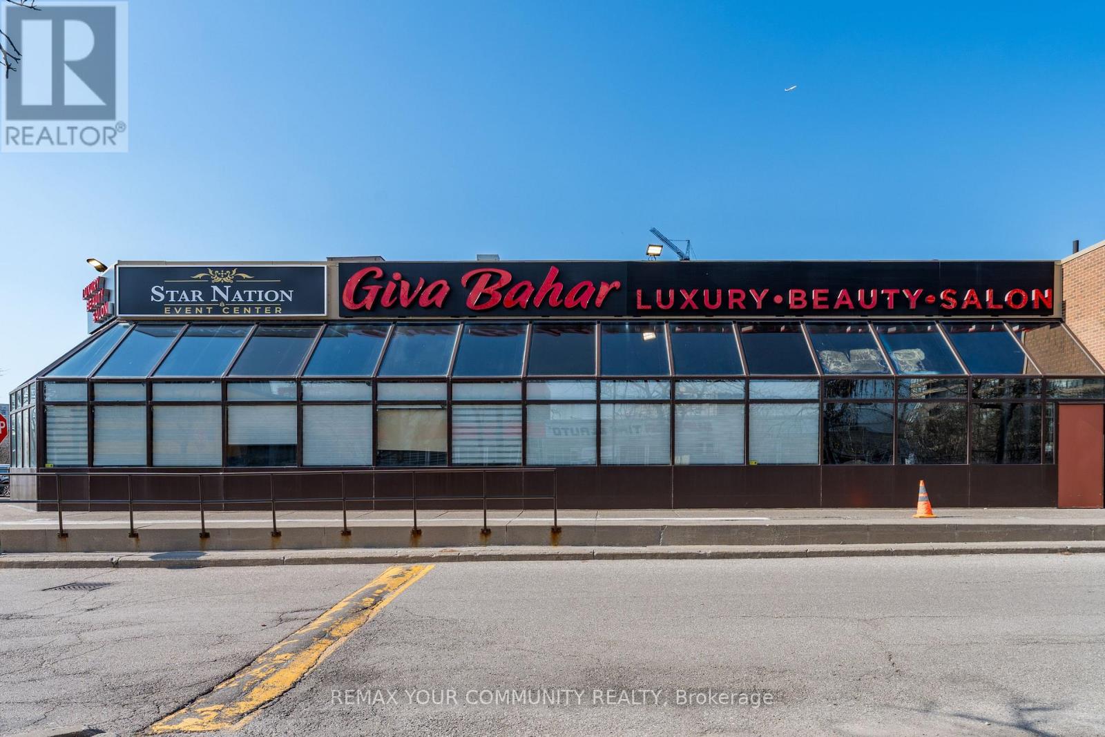 218 - 9737 Yonge Street Property Photo 2