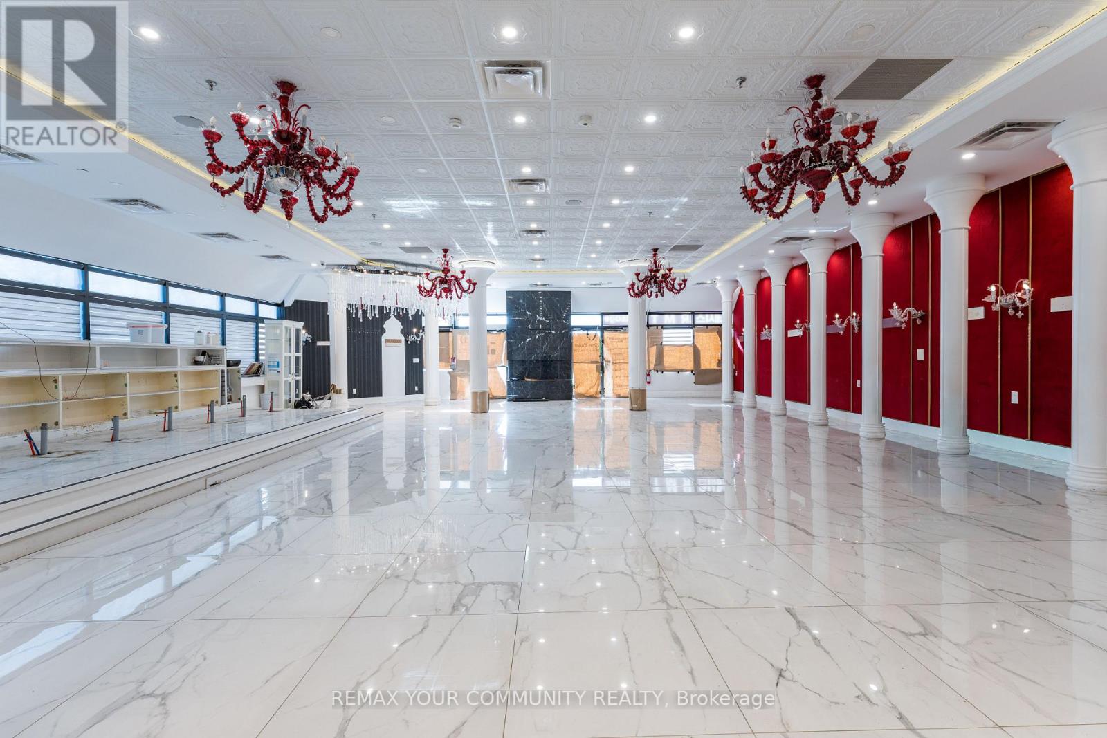 218 - 9737 Yonge Street Property Photo 5