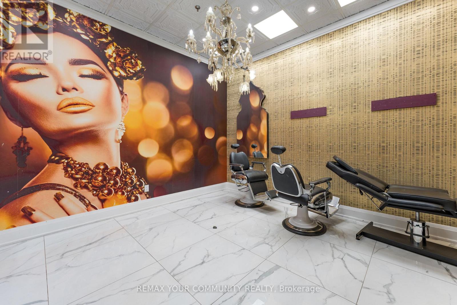 218 - 9737 Yonge Street Property Photo 13