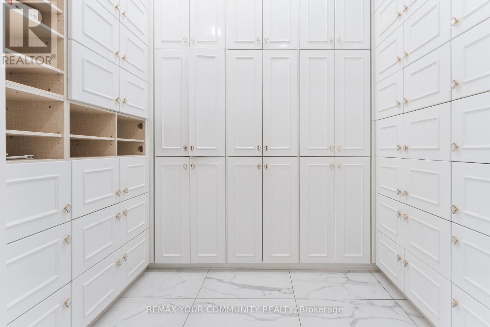 218 - 9737 Yonge Street Property Photo 19