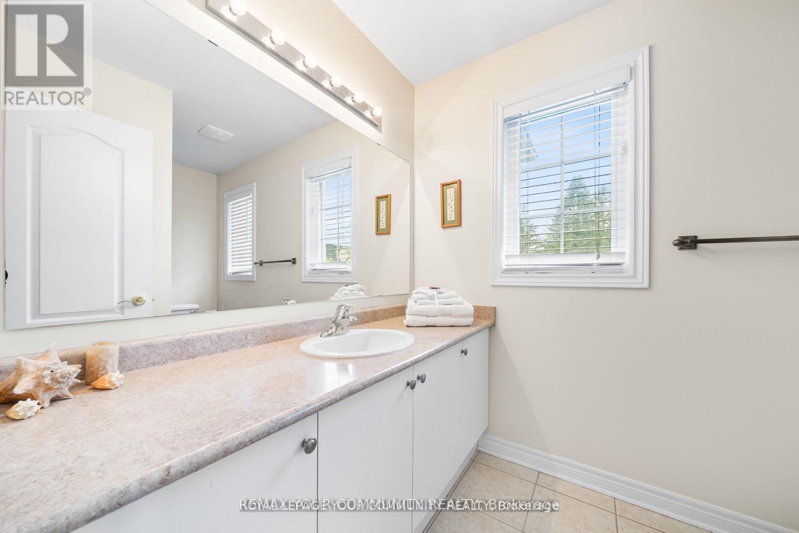 108 Headwater Crescent Property Photo 25