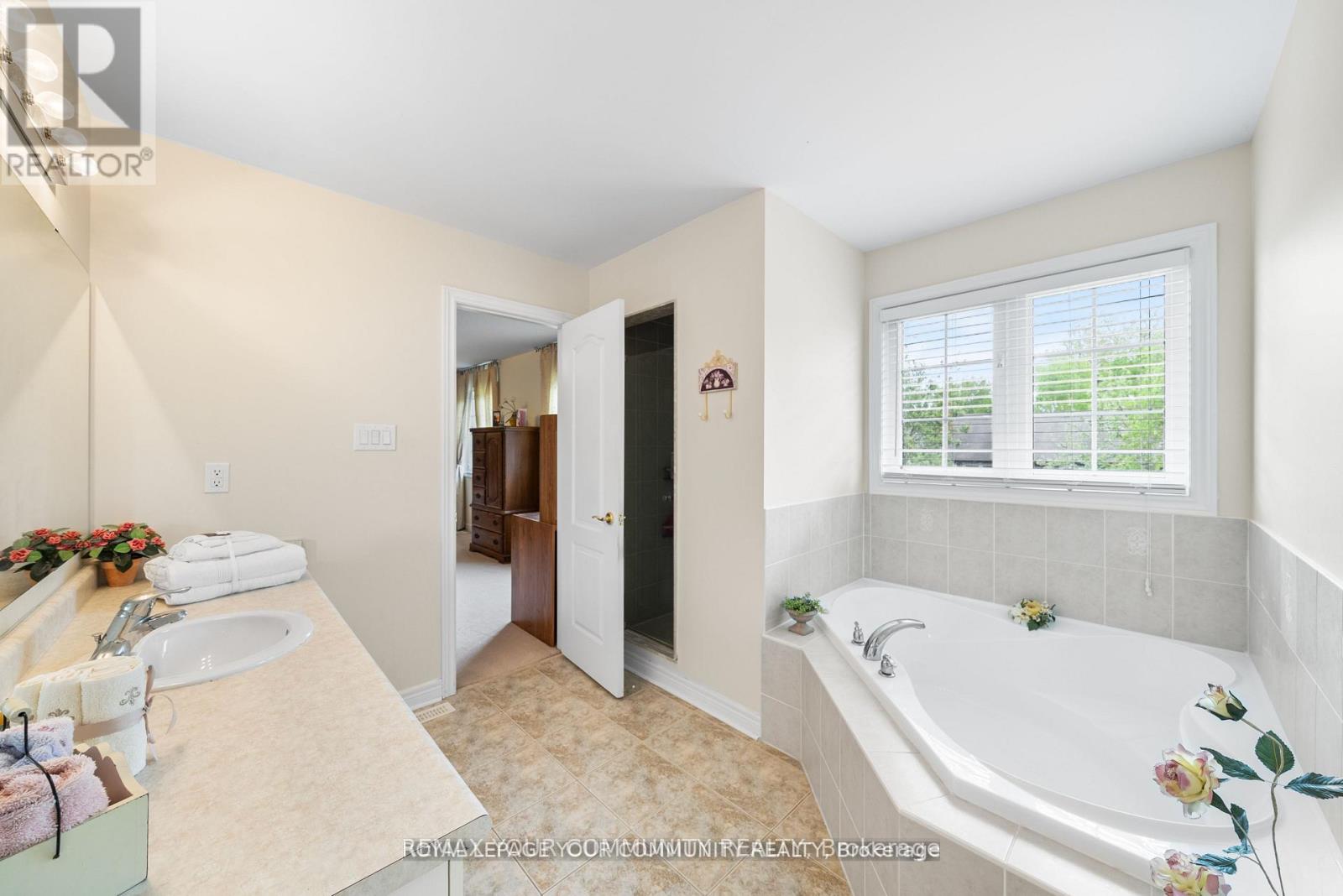 108 Headwater Crescent Property Photo 32