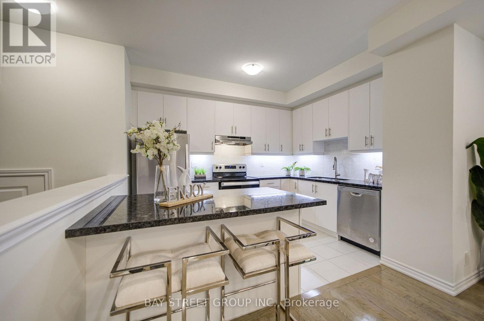 7 Schmidt Lane Property Photo 12