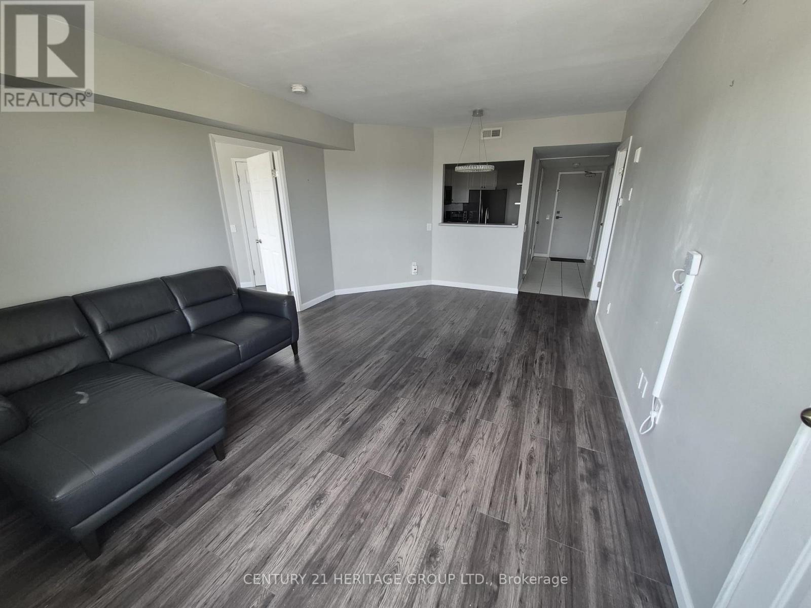 513 - 160 Wellington Street Property Photo 6