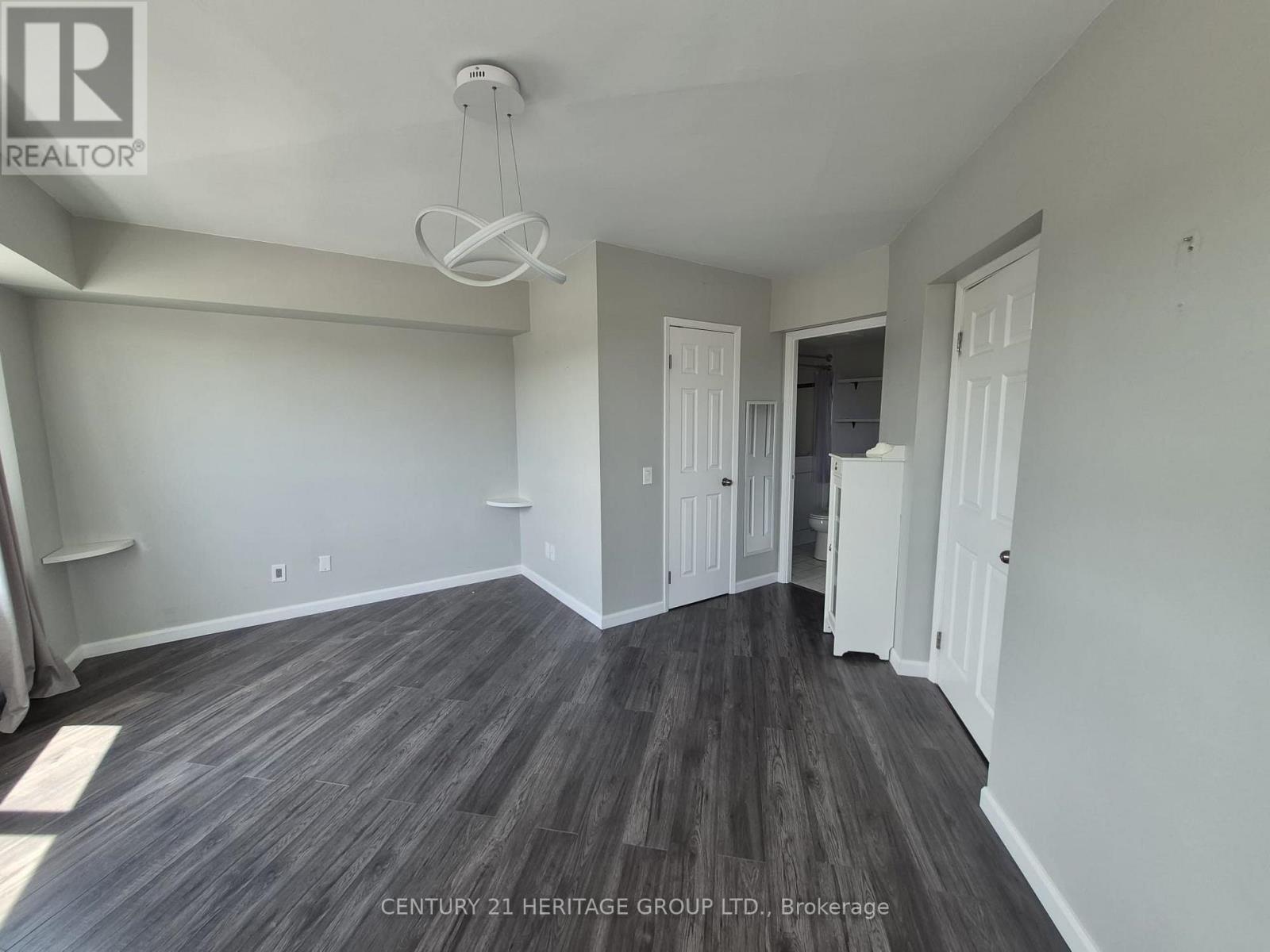 513 - 160 Wellington Street Property Photo 9