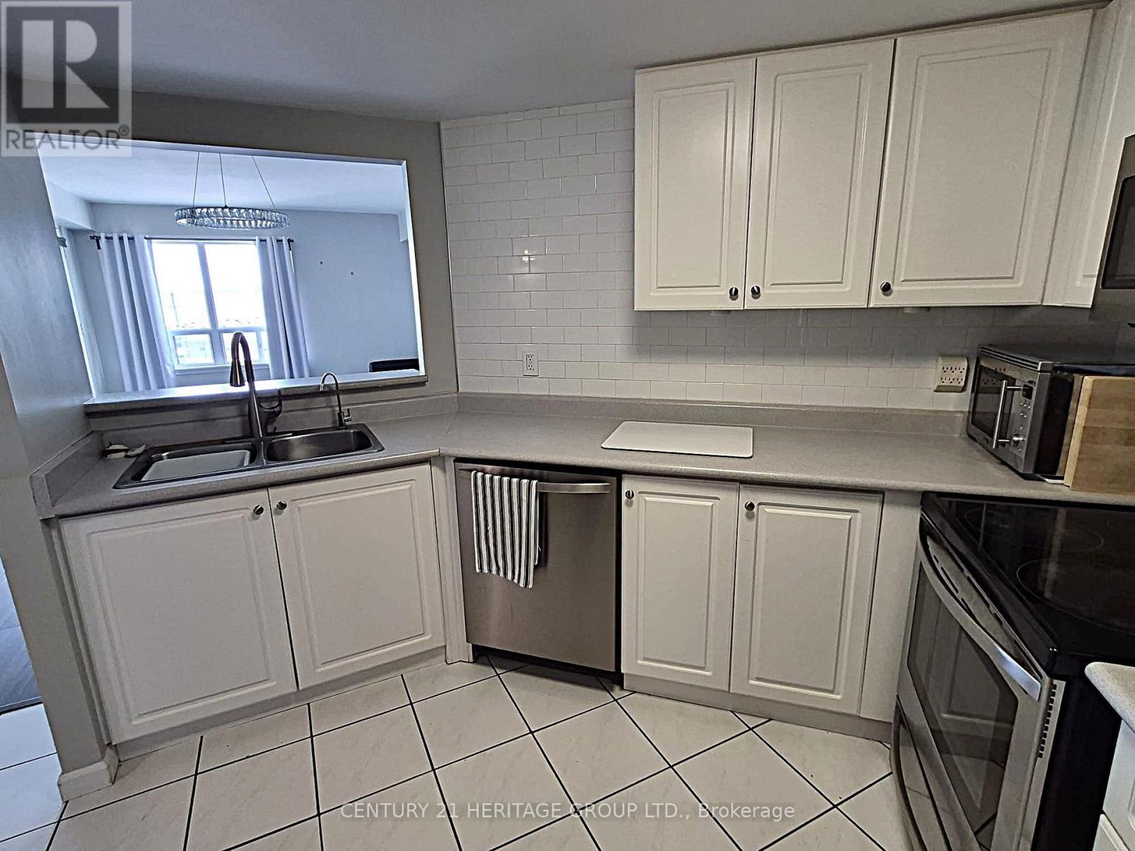 513 - 160 Wellington Street Property Photo 13