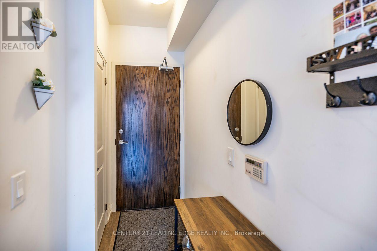 728 - 99 Eagle Rock Way Property Photo 1