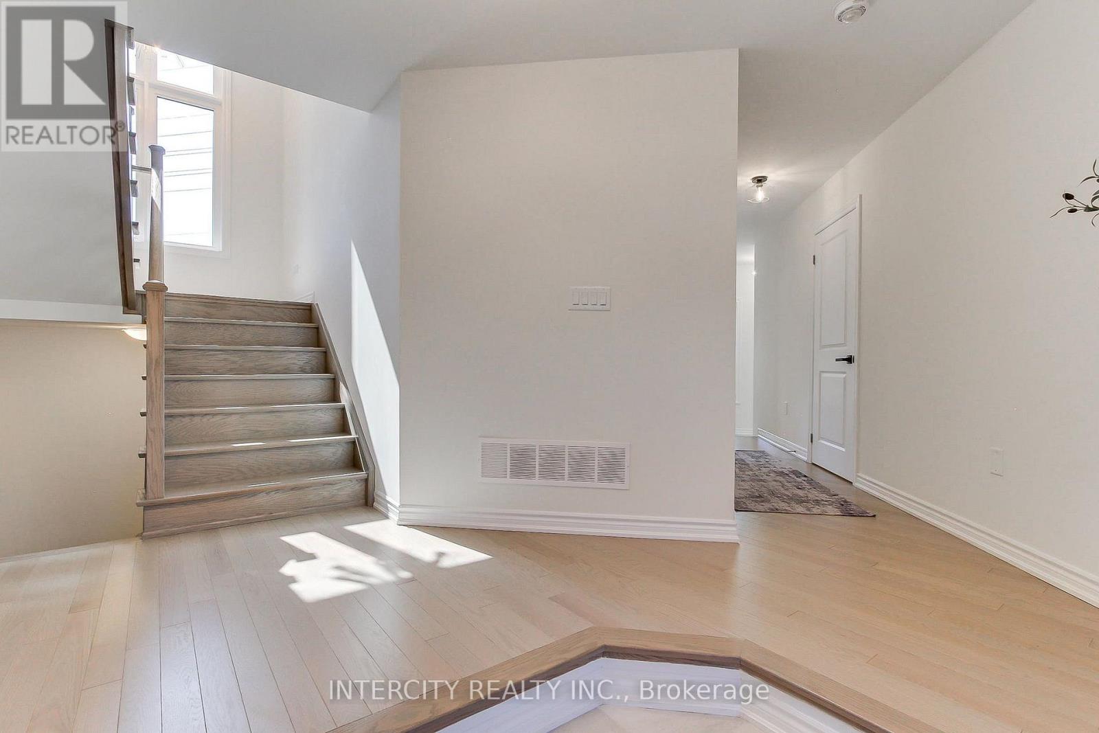 130 Blick Crescent Property Photo 8