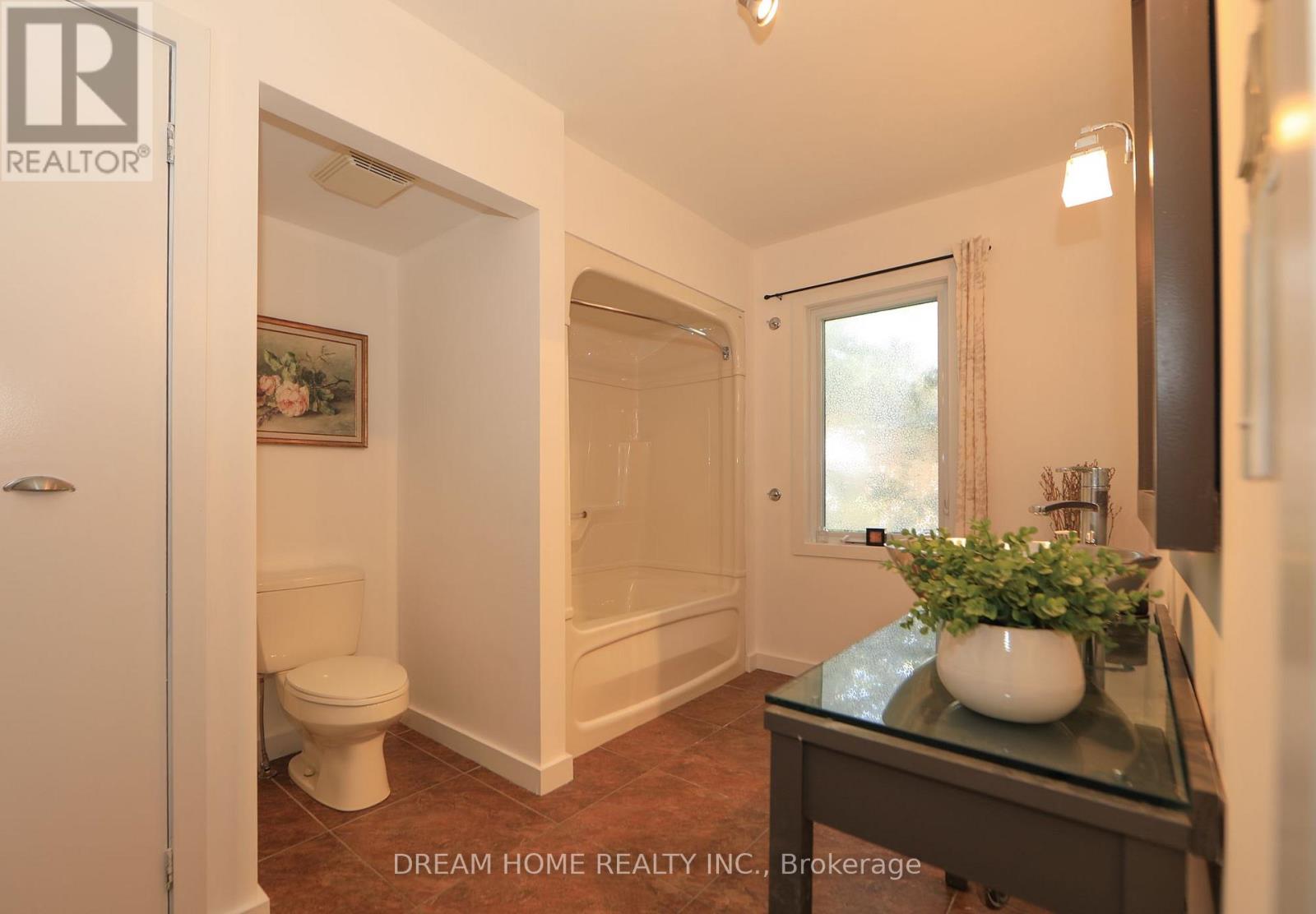 74 Lakeview Avenue Property Photo 20