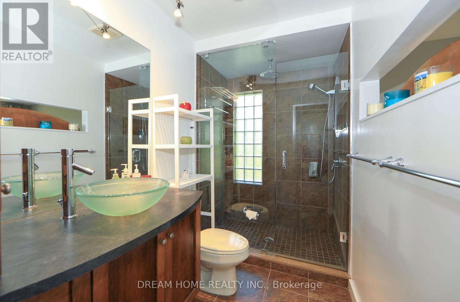 74 Lakeview Avenue Property Photo 22