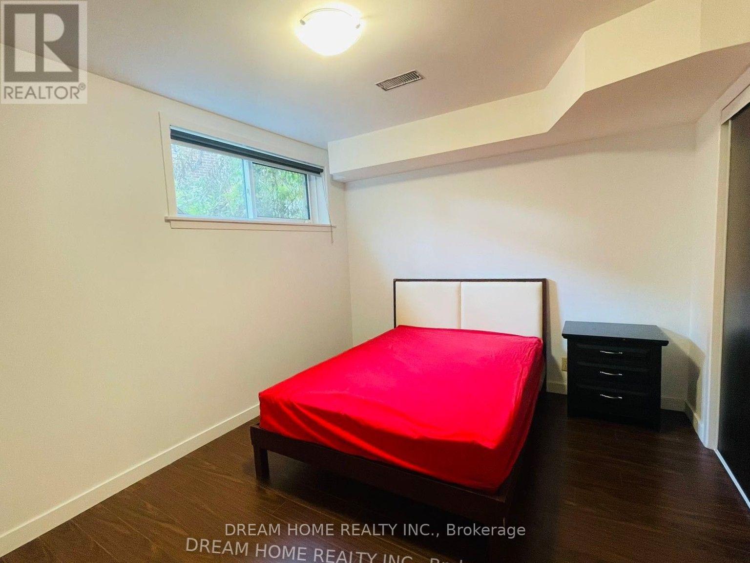 74 Lakeview Avenue Property Photo 28