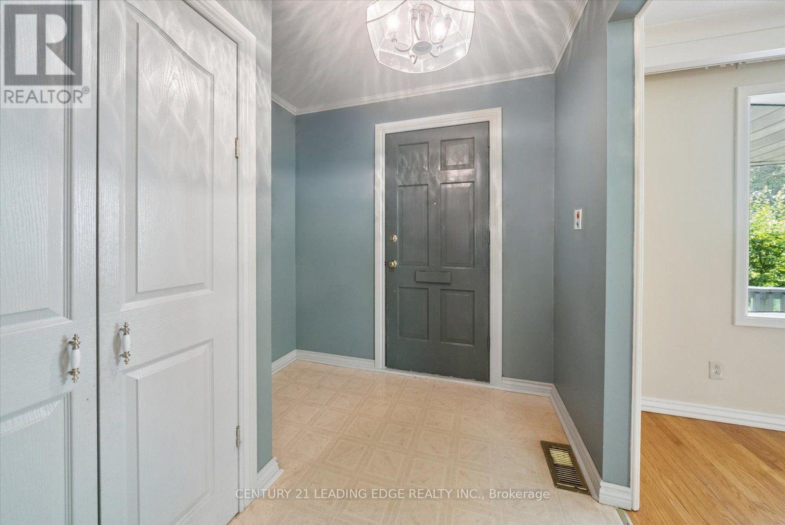 6 Thomas Kinnear Court Property Photo 8
