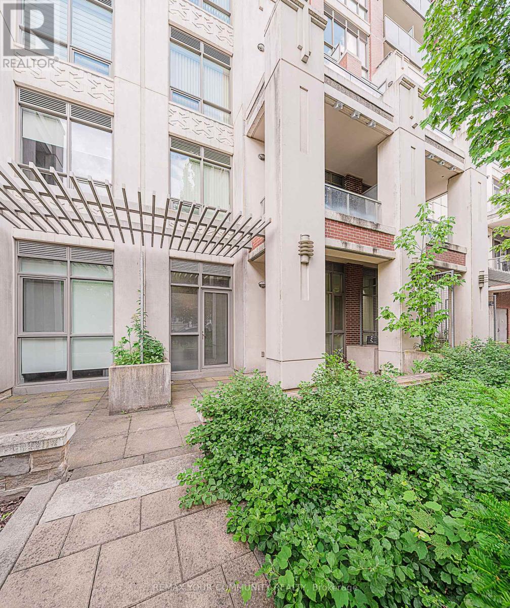 102 - 39 Upper Duke Crescent Property Photo 8