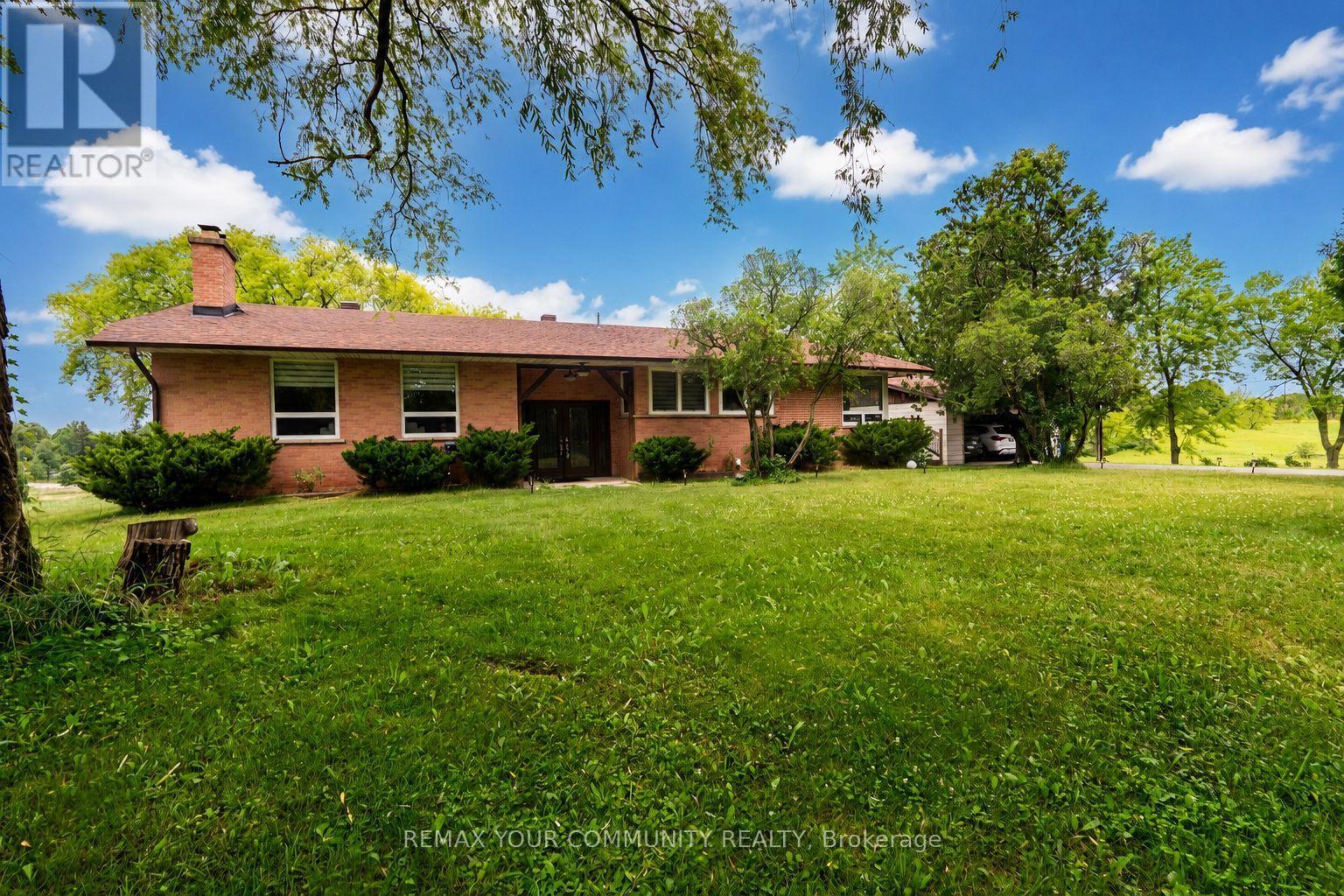 2950 17th Side Road Property Photo 2