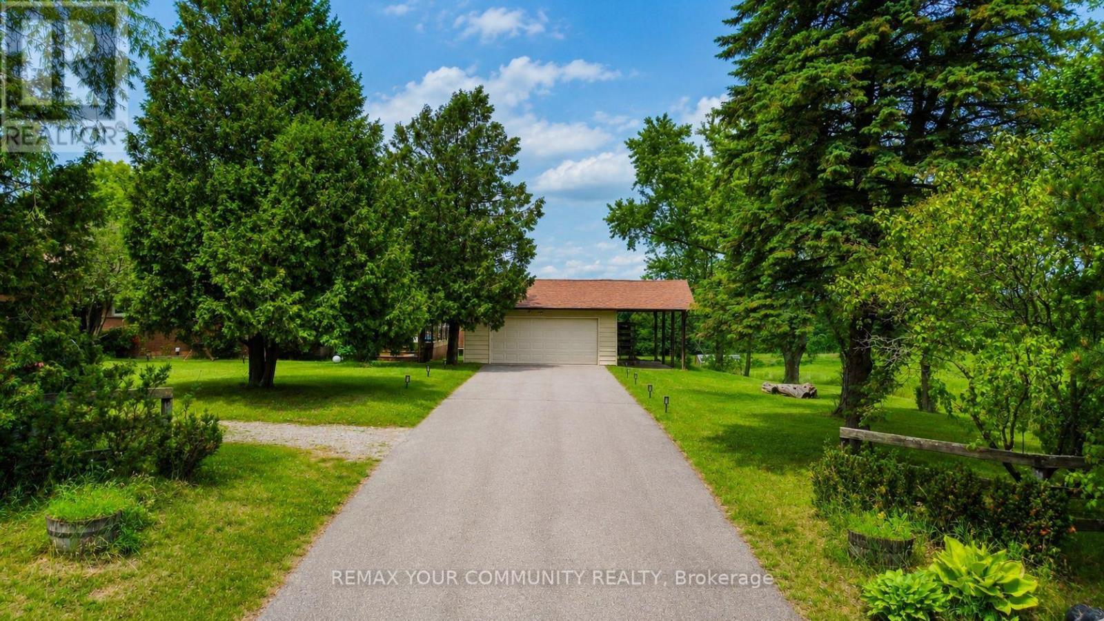 2950 17th Side Road Property Photo 3
