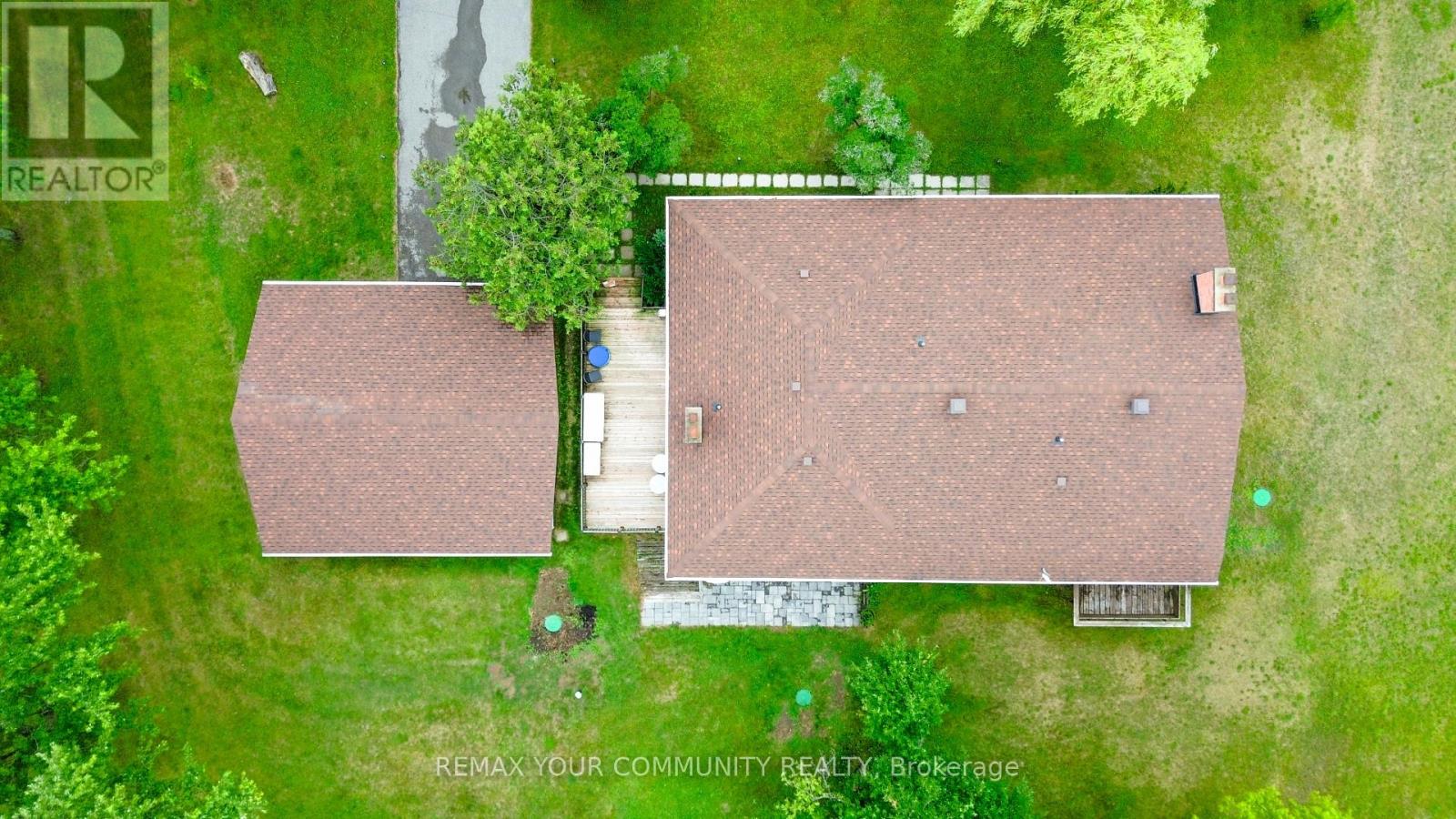 2950 17th Side Road Property Photo 4