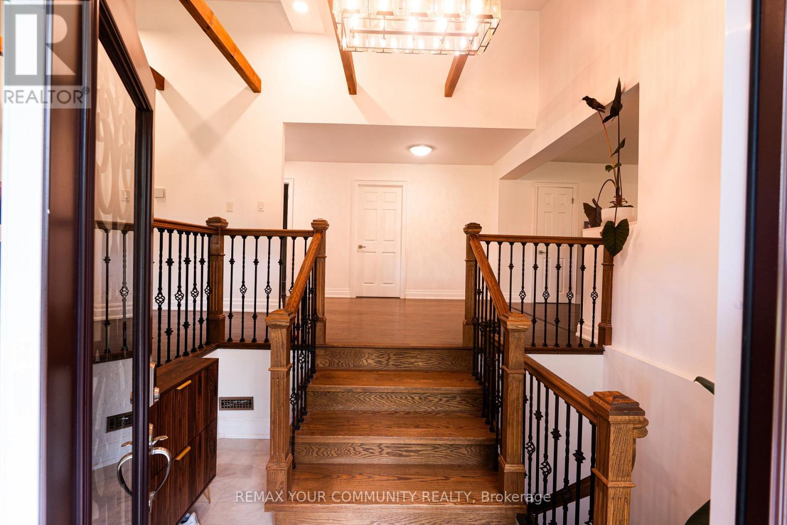 2950 17th Side Road Property Photo 8
