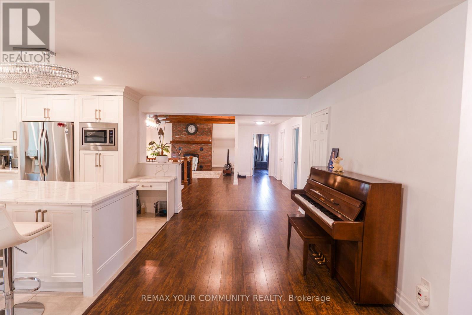 2950 17th Side Road Property Photo 11