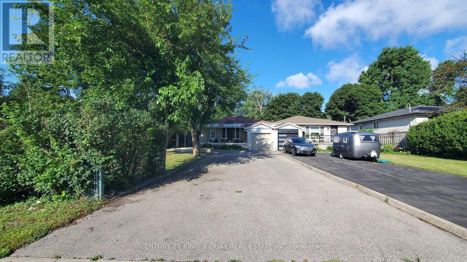 2 Robinson Street Property Photo 1