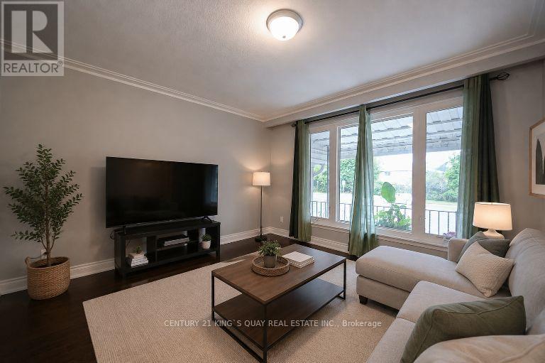 2 Robinson Street Property Photo 9