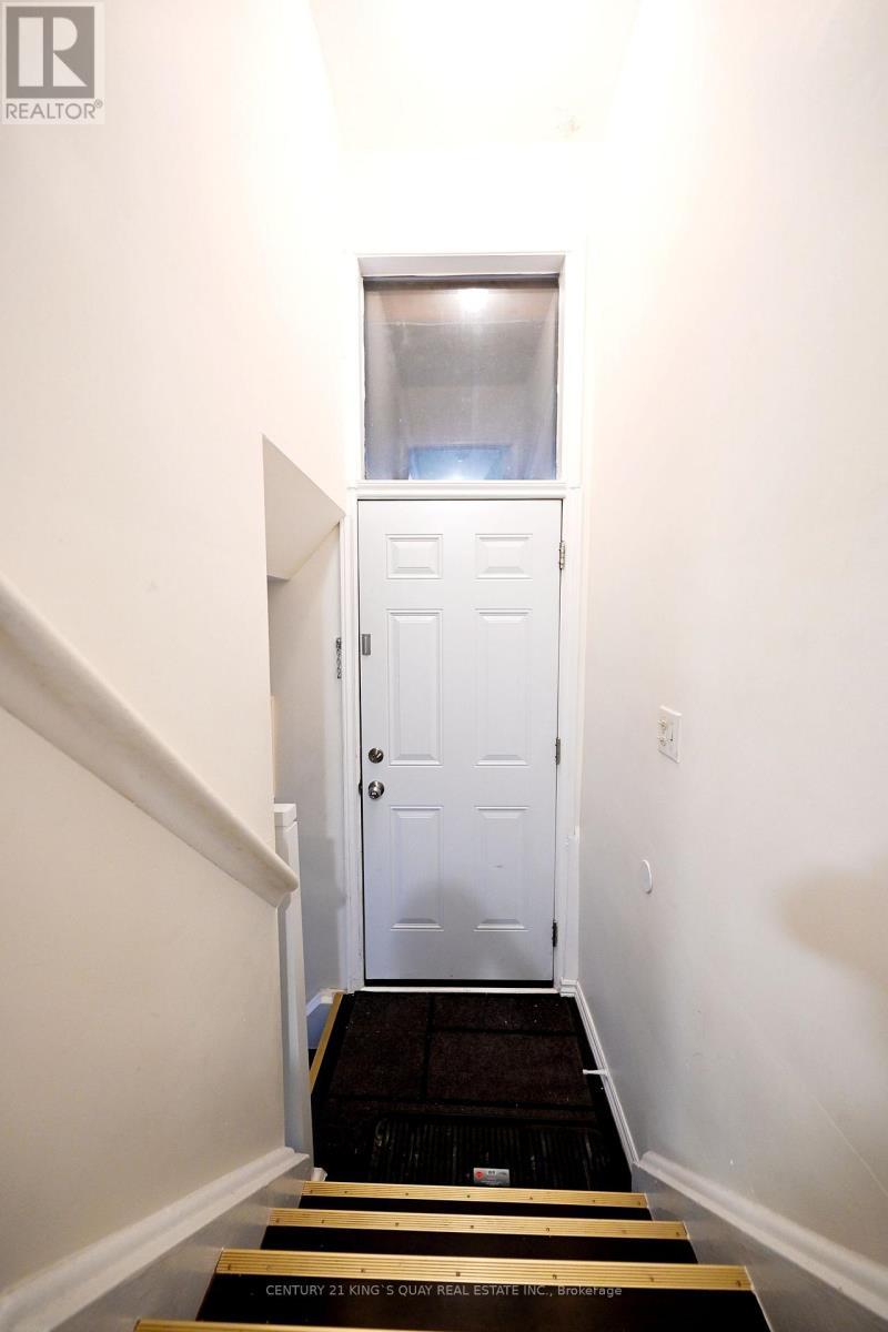 2 Robinson Street Property Photo 27