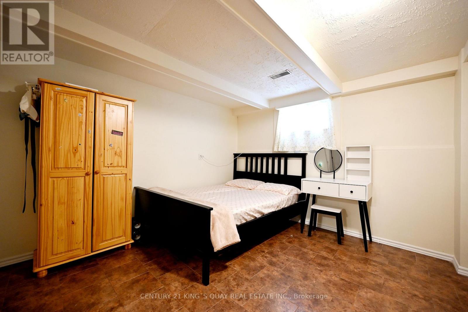 2 Robinson Street Property Photo 34